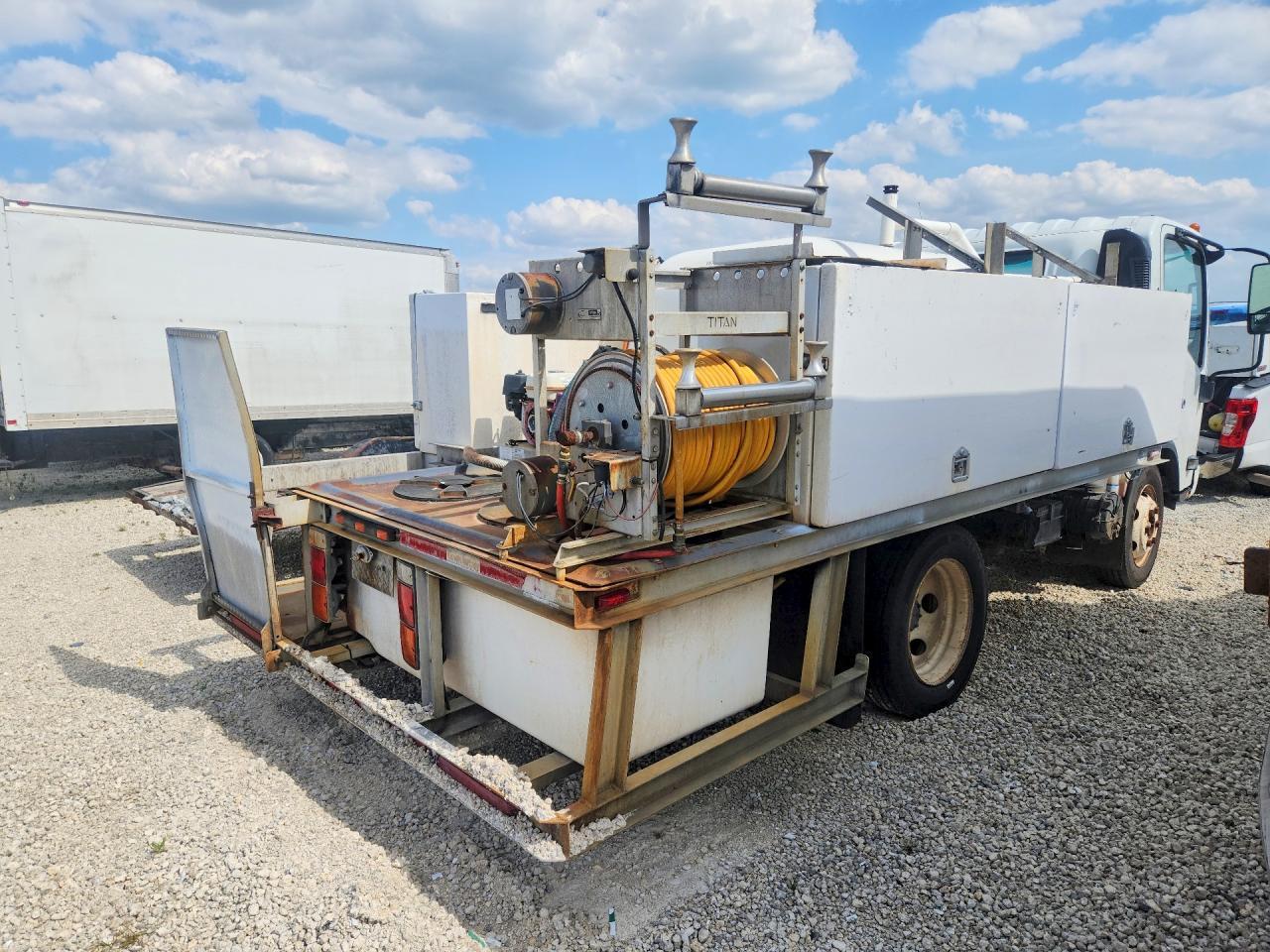 2018 Isuzu NPR HD