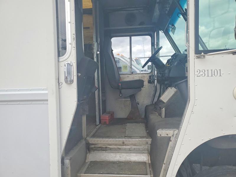 2001 Freightliner MT55 Chassis Delivery Truck