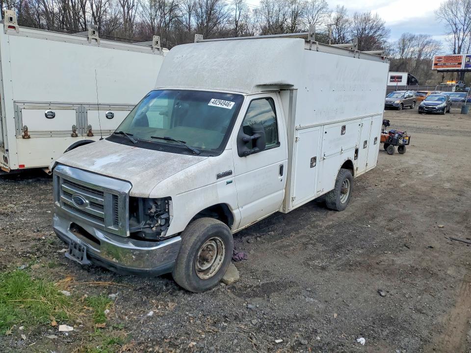 2013 Ford E350 Utility / Service Truck