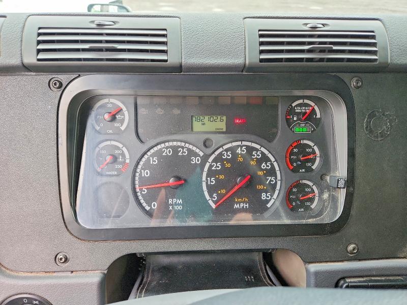 2013 Freightliner Cascadia Semi Truck