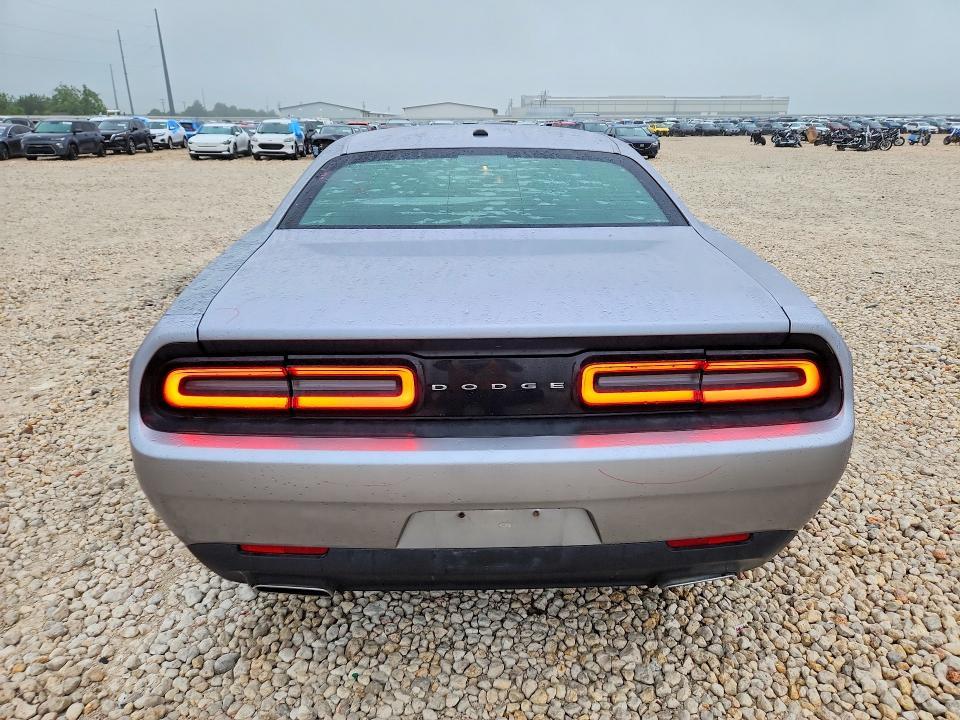 2016 Dodge Challenger sxt