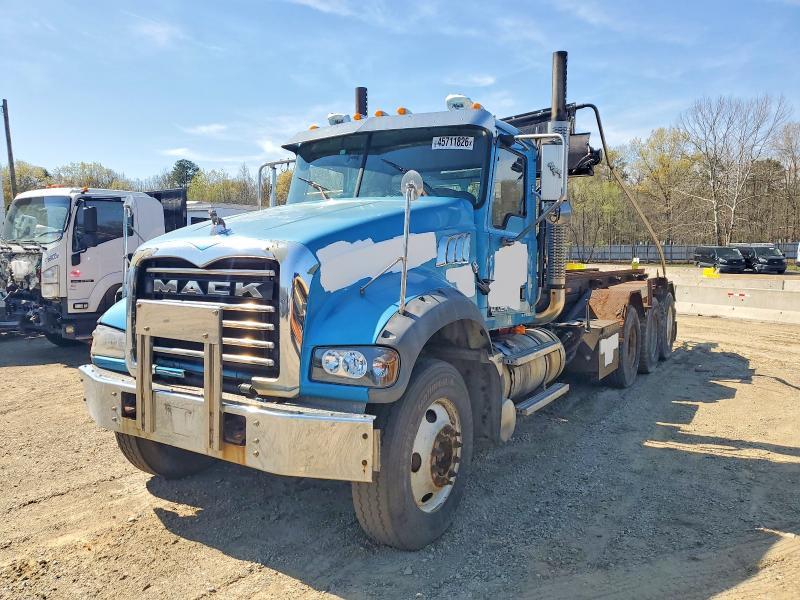 2009 Mack Gu713 Roll-off Container Truck