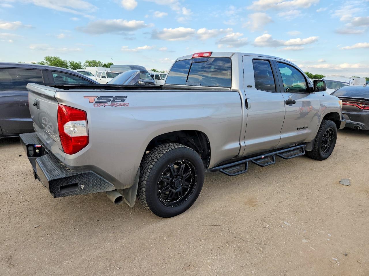 2016 Toyota Tundra SR5