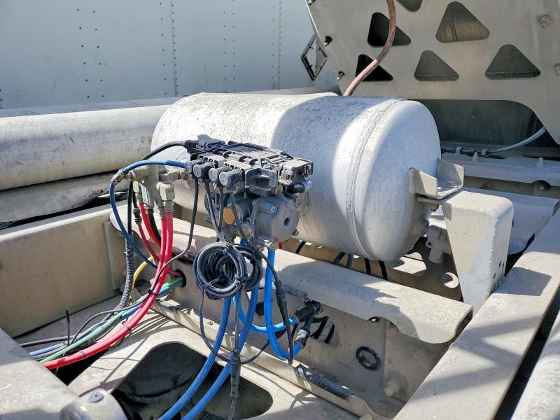 2015 Trail King SWP Pneumatic DRY Bulk Trailer