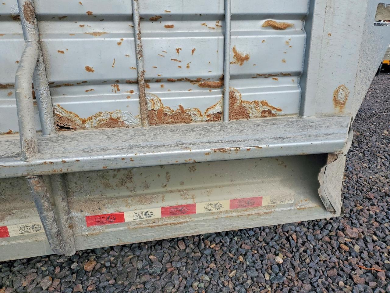 2017 Grupo STH6820W14LNRCS Livestock Trailer