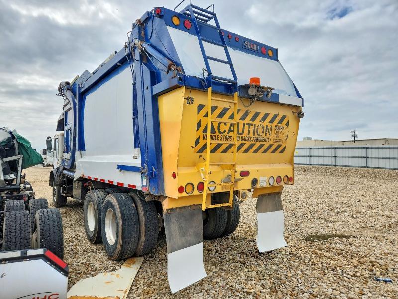 2010 Mack MRU613 Refuse Truck