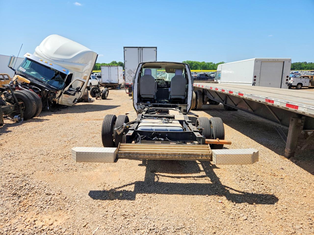 2018 Ford E450 Truck Cab AND Chassis