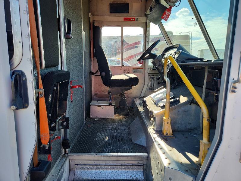 2008 Freightliner MT45G Chassis Delivery Truck