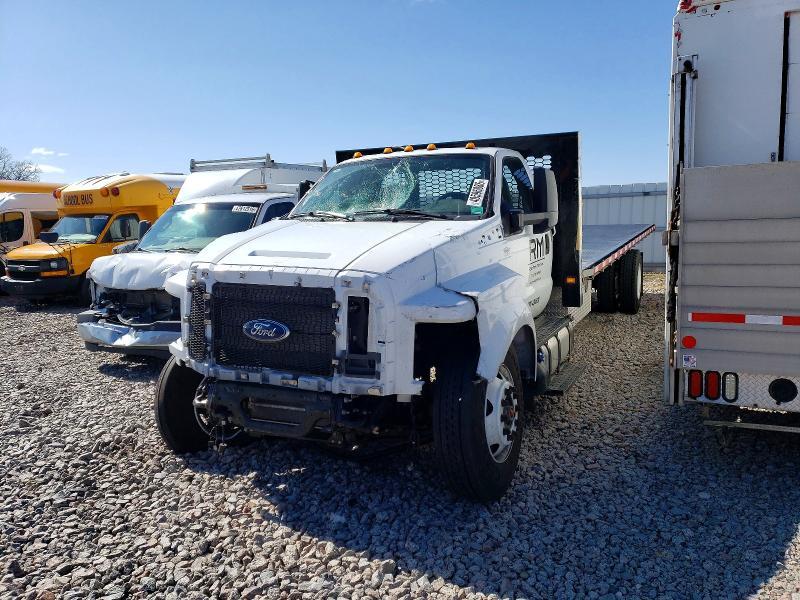 2026 Ford F750 Super Duty Flatbed Truck