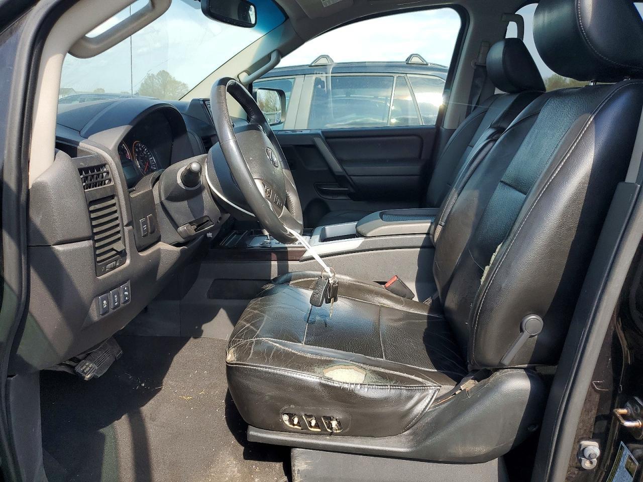 2014 Nissan Titan SL