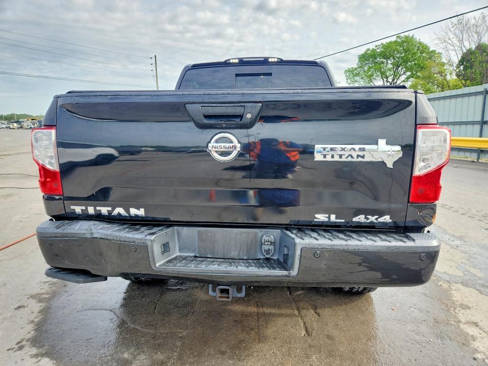 2017 Nissan Titan SL