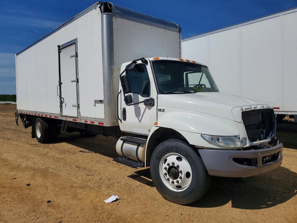 2020 International MV607 BOX Truck