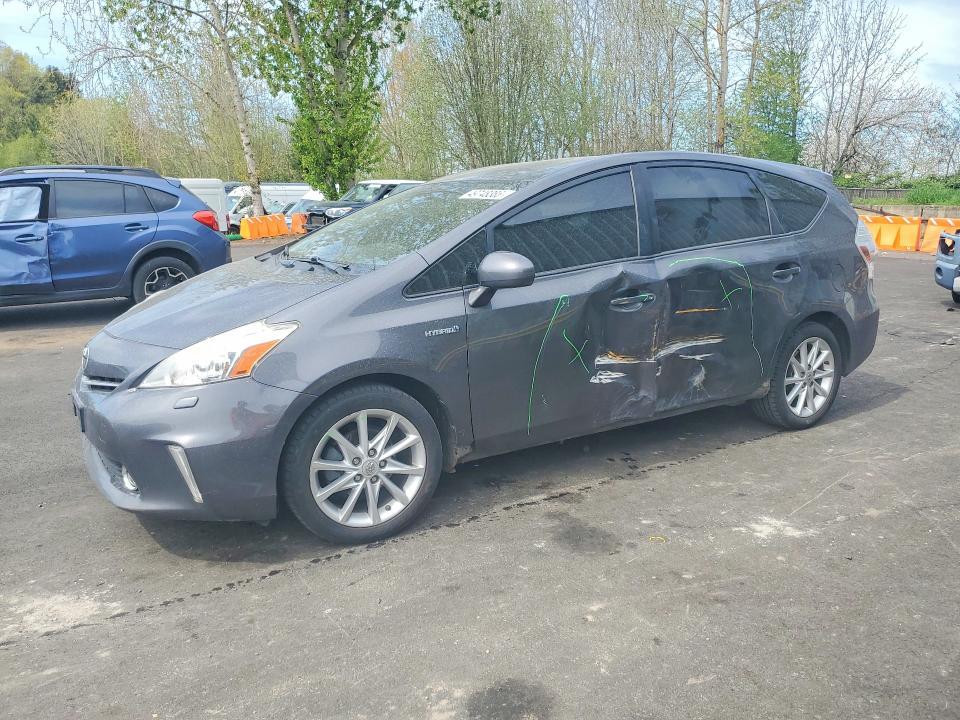 2014 Toyota Prius v Five