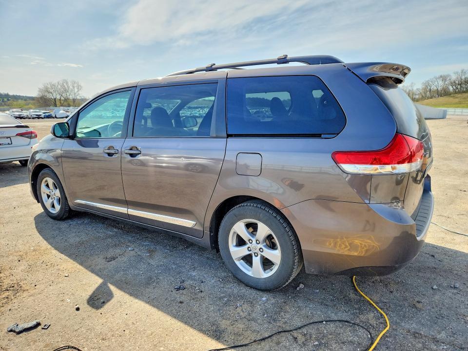 2013 Toyota Sienna le