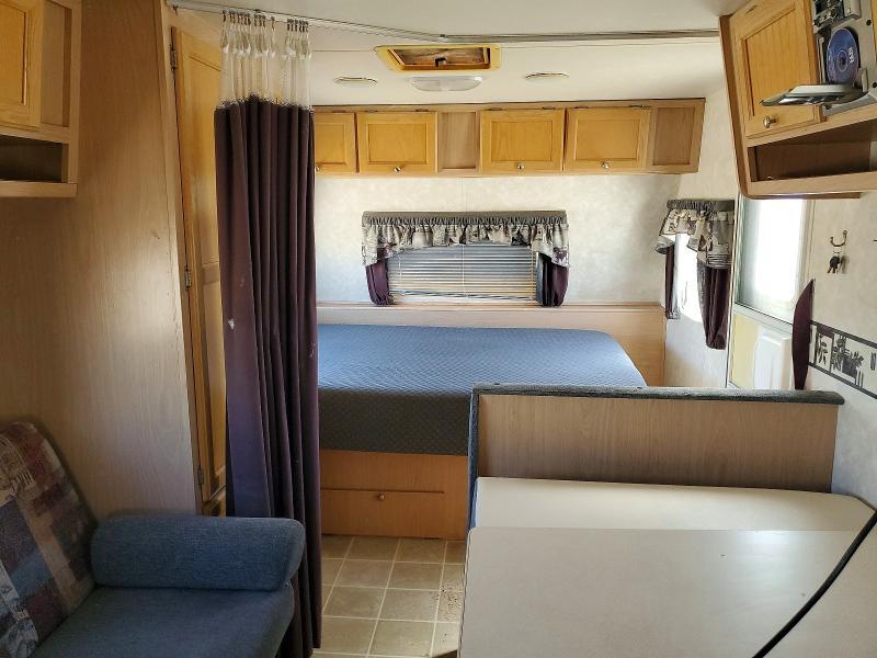 2004 Forest River Surveyor