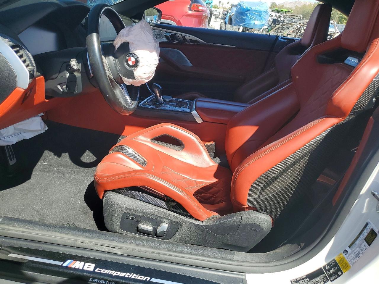 2022 BMW M8