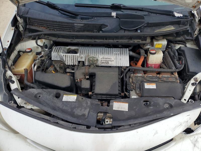 2016 Toyota Prius v Three