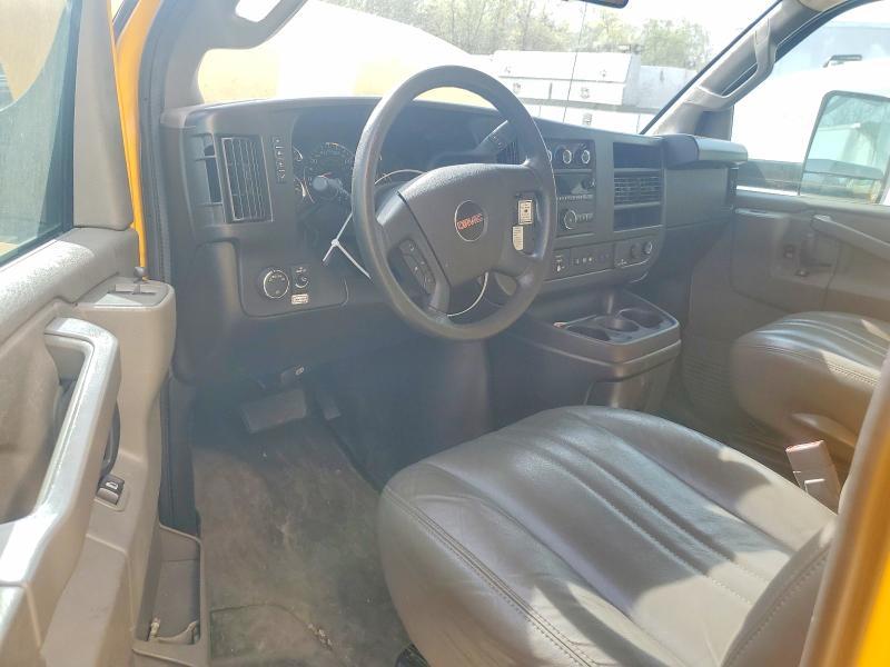 2022 GMC Savana BOX Truck