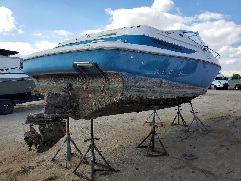 1998 Maxum Boat