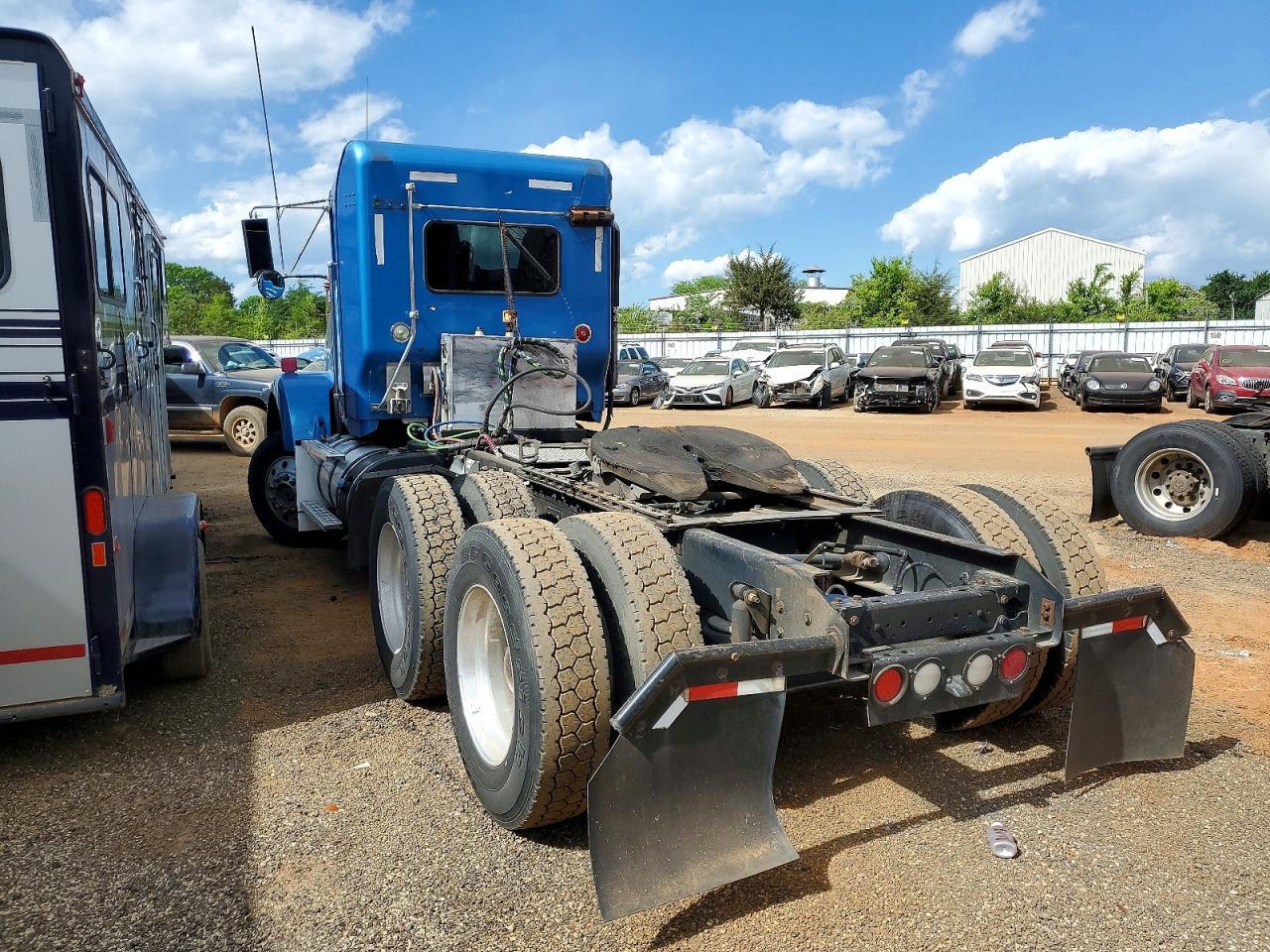 2016 Kenworth T800 Semi Truck