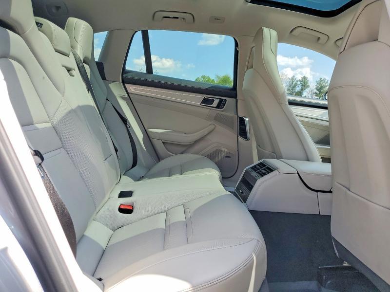 2018 Porsche Panamera 4 Sport Turismo