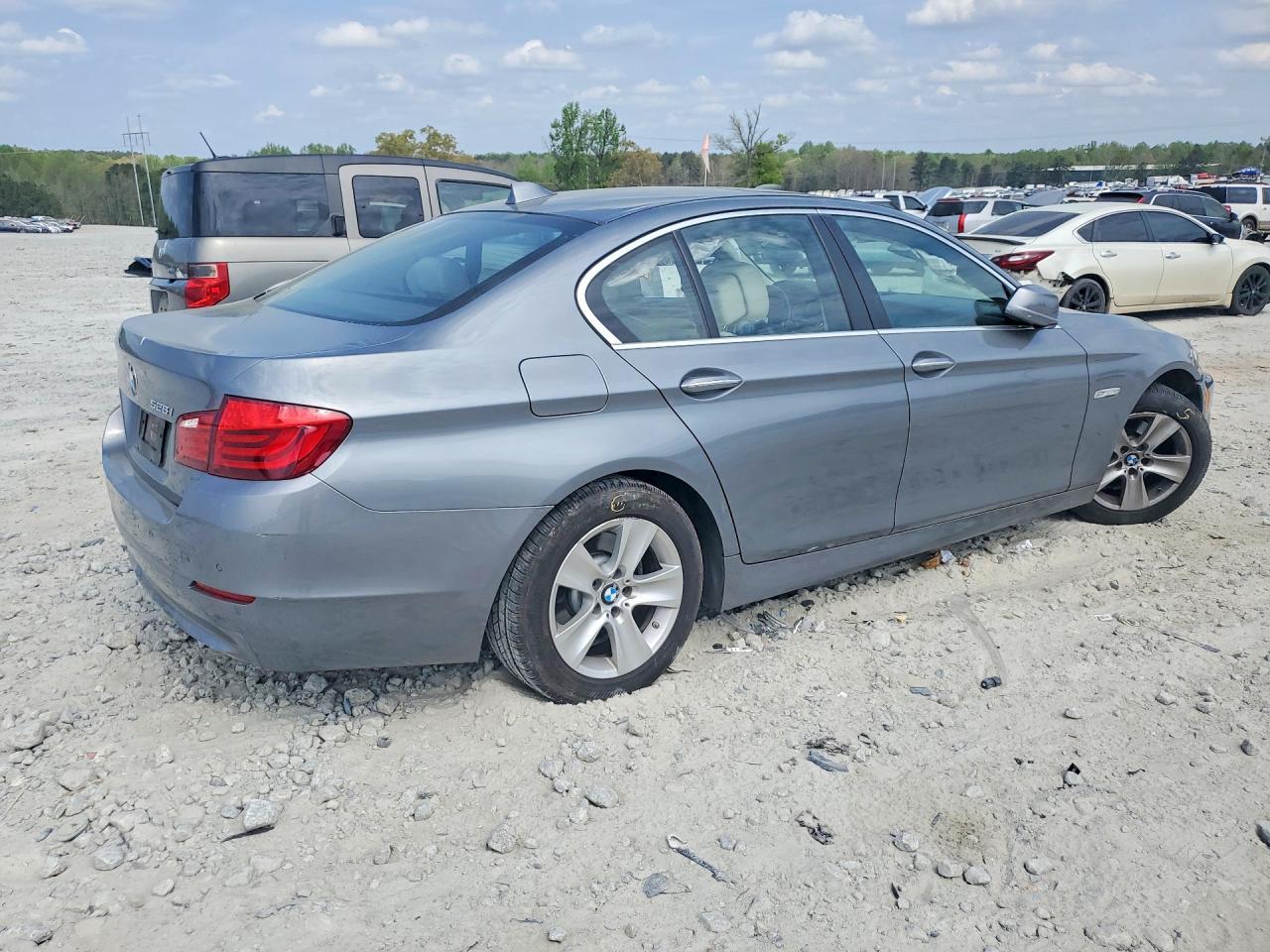 2011 BMW 528 i