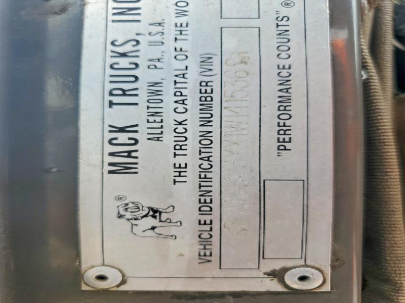 2001 Mack 600 CH600