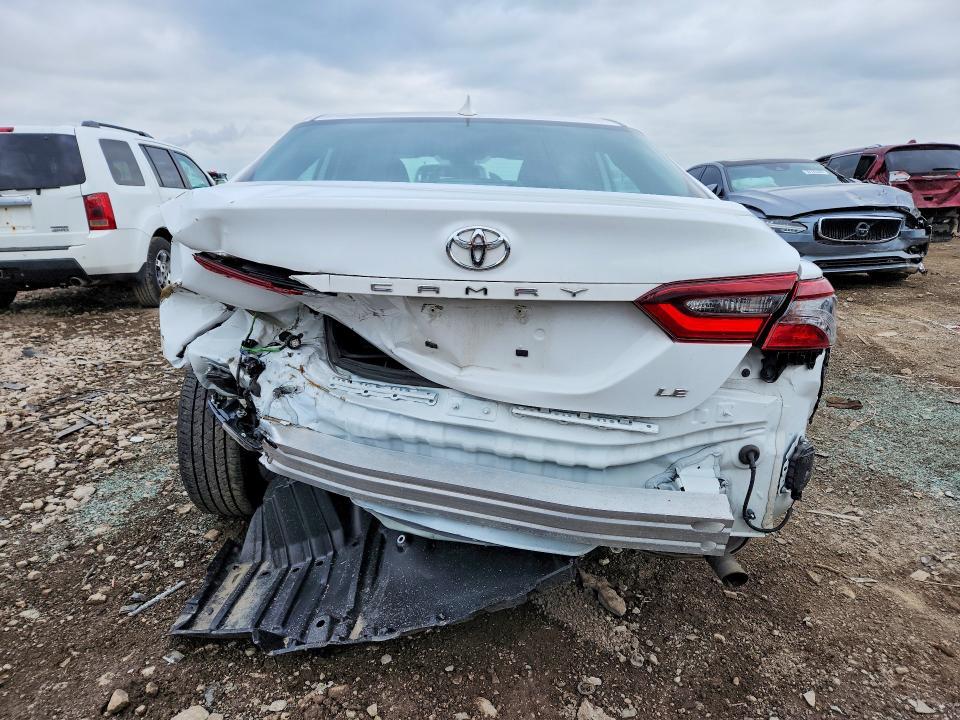 2024 Toyota Camry le