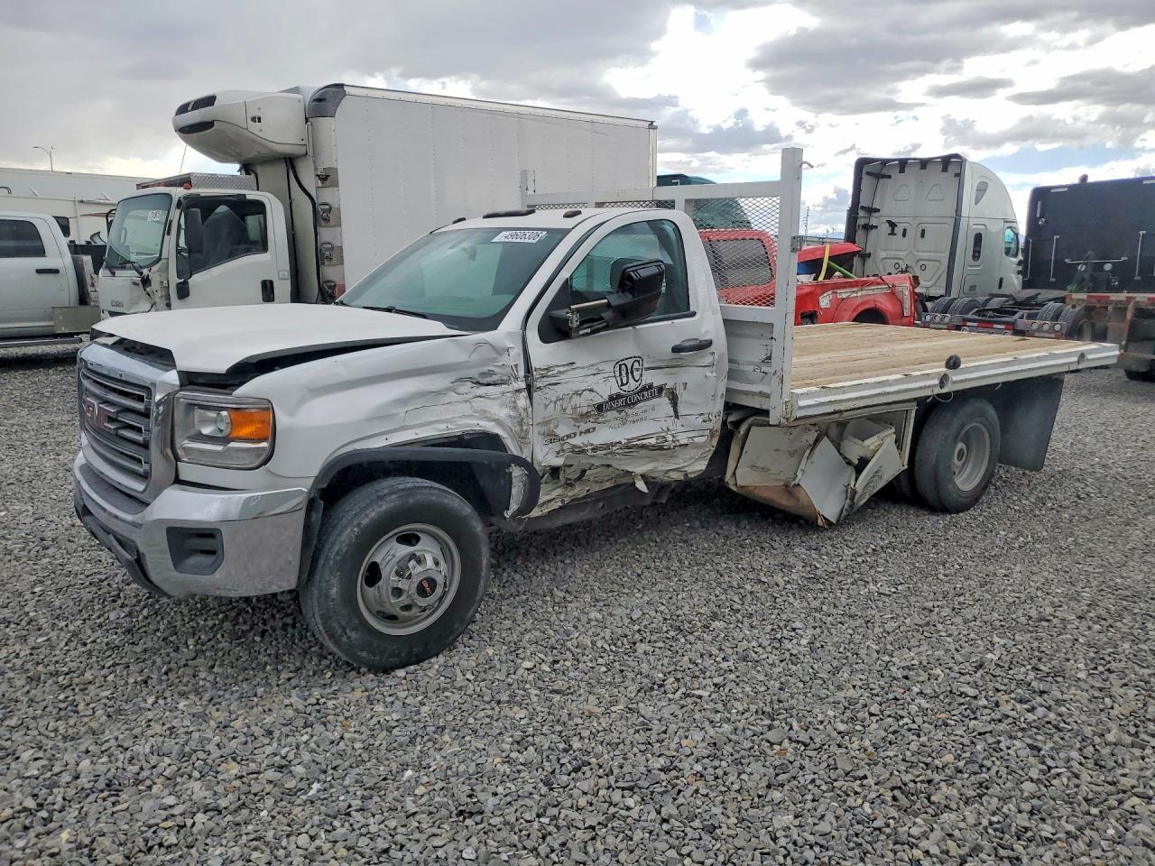2016 GMC Sierra Flatbed Truck
