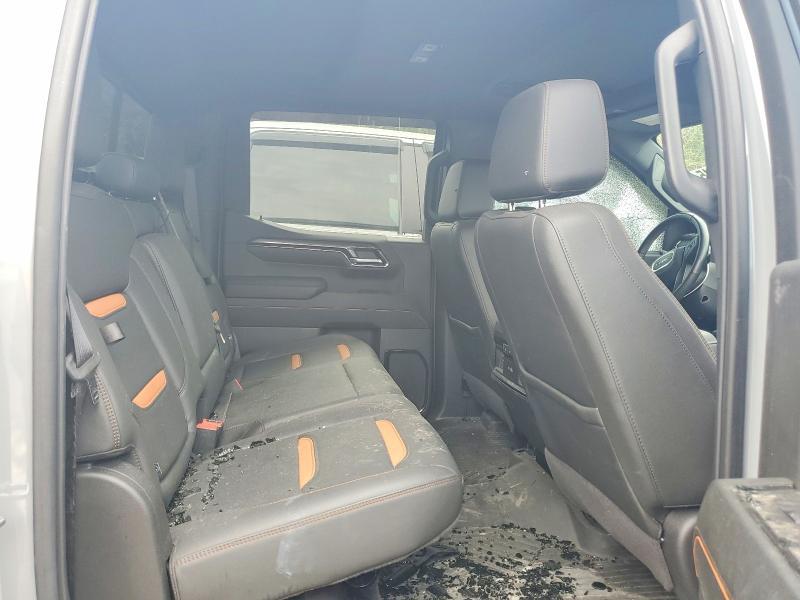 2024 GMC Sierra K1500 AT4