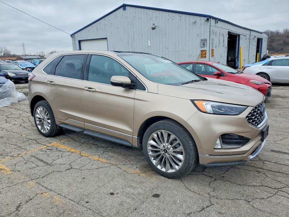 2021 Ford Edge Titanium