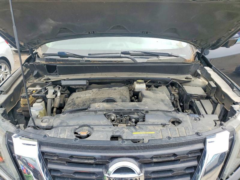 2017 Nissan Pathfinder sl