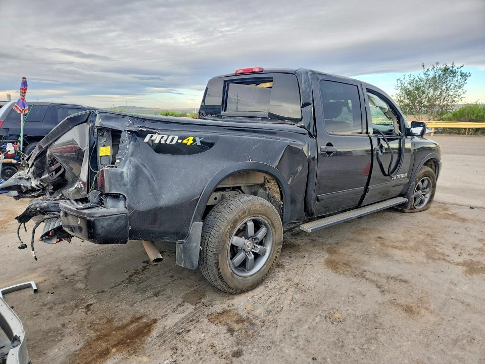 2013 Nissan Titan sv