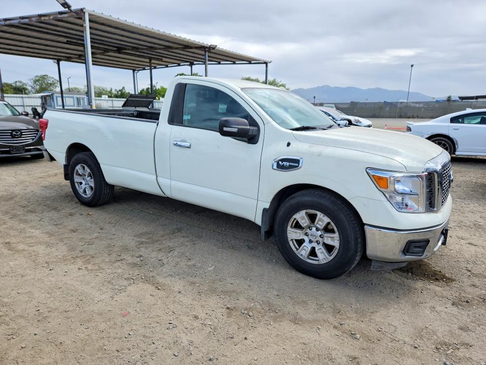 2017 Nissan Titan sv