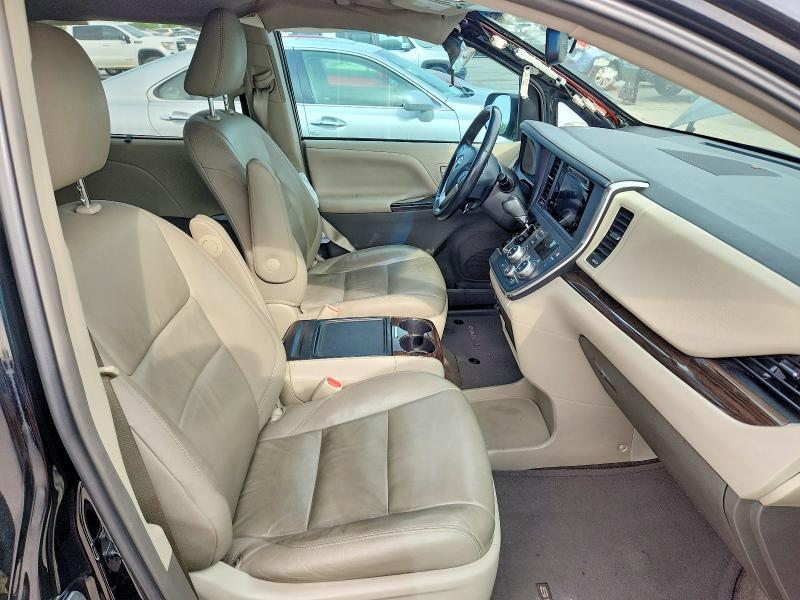 2015 Toyota Sienna xle 8-passenger