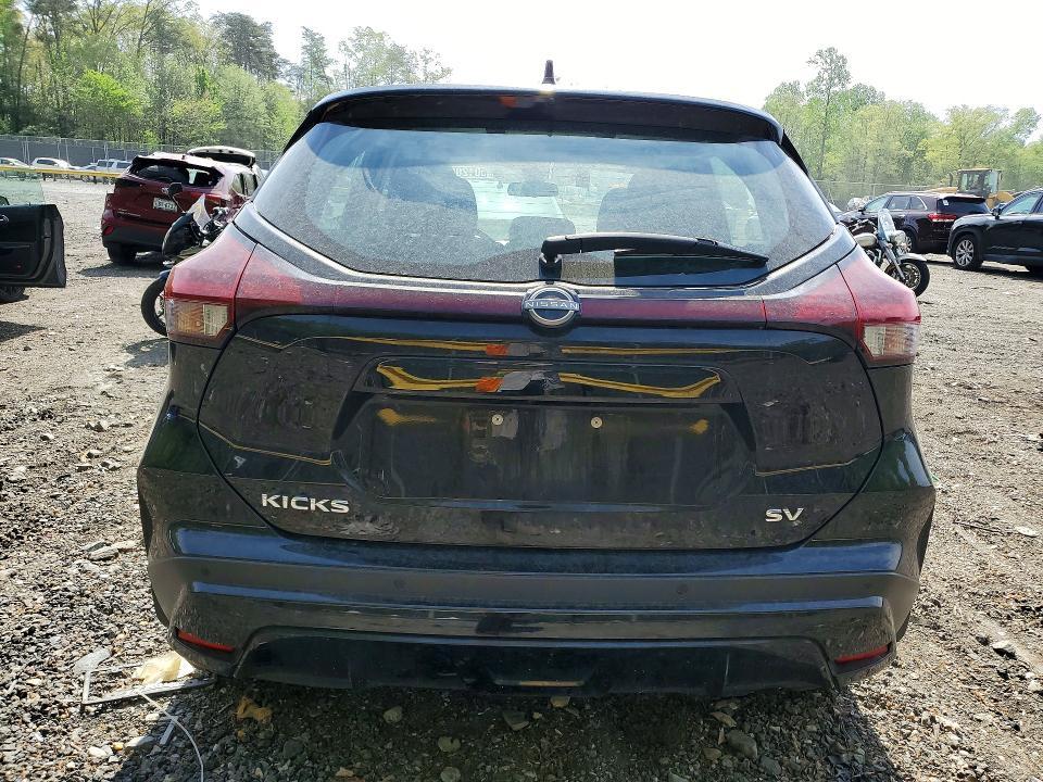 2023 Nissan Kicks sv