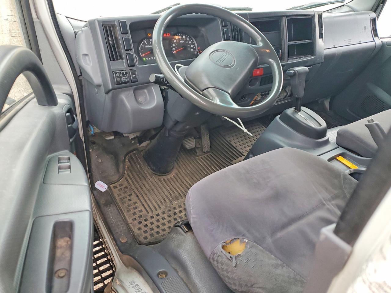 2012 Isuzu NPR-BOX Truck