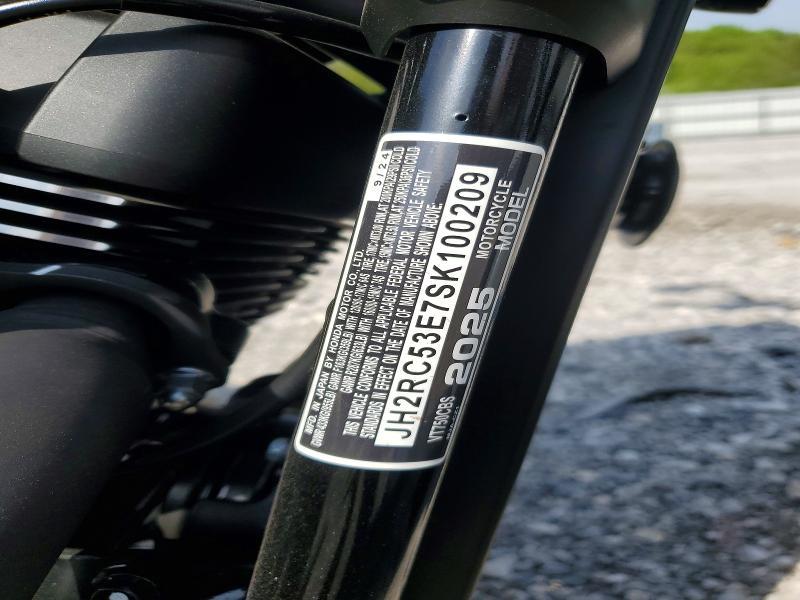 2025 Honda VT750 C2B