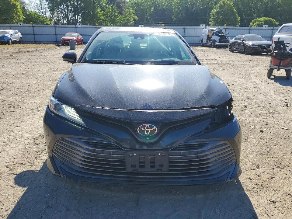 2020 Toyota Camry xle