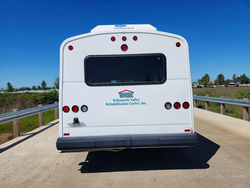 2011 Ic Corporation 3000 HC