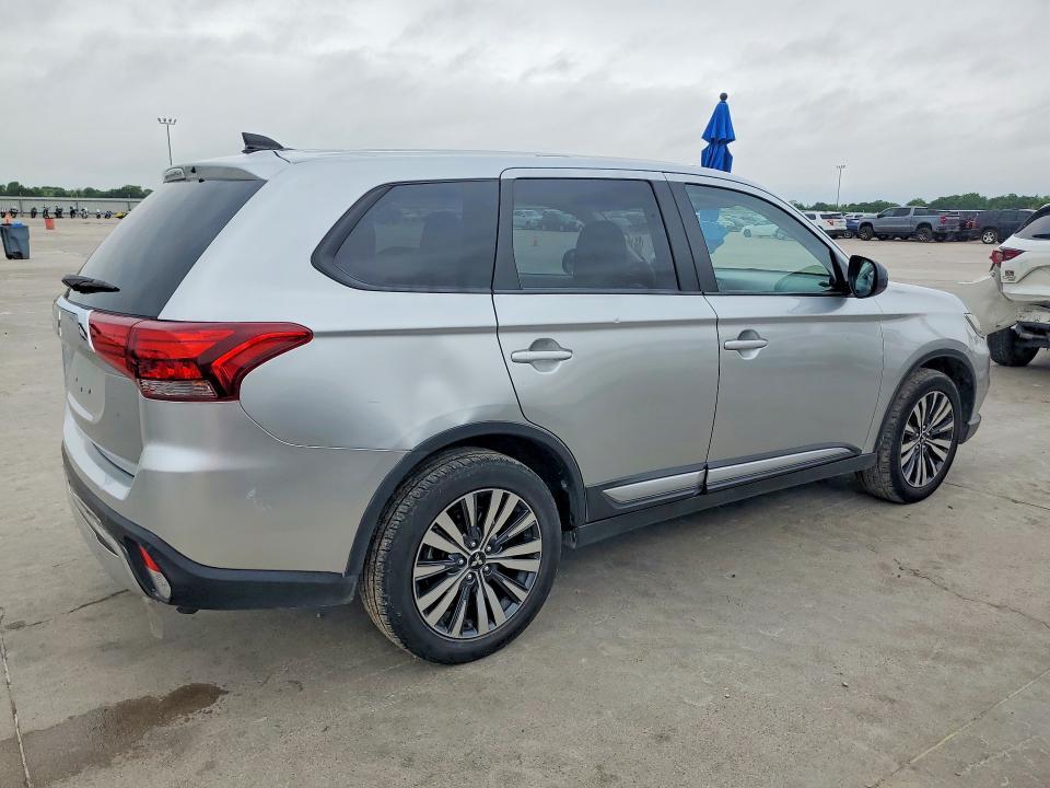 2020 Mitsubishi Outlander es