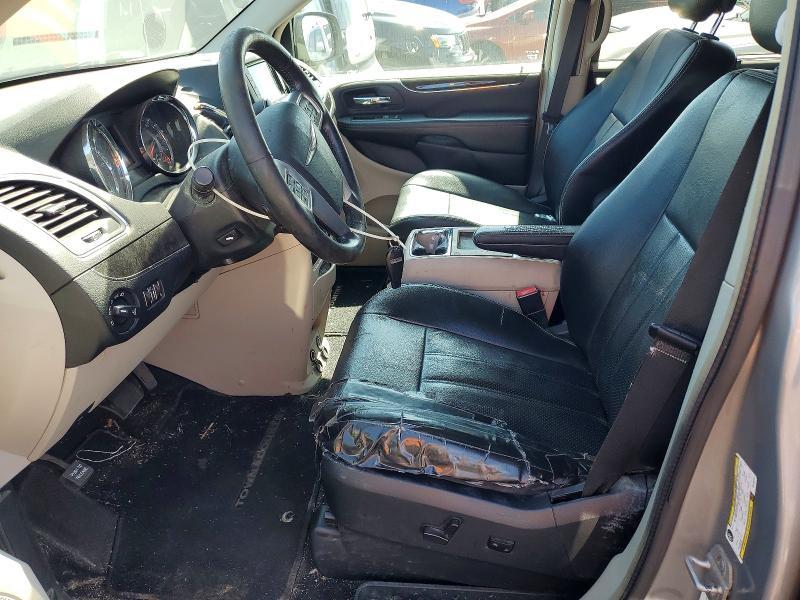 2013 Chrysler Town & Country Touring l