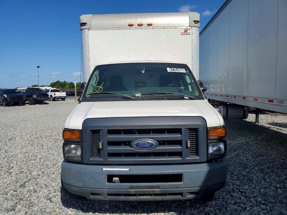 2013 Ford E250 BOX Truck