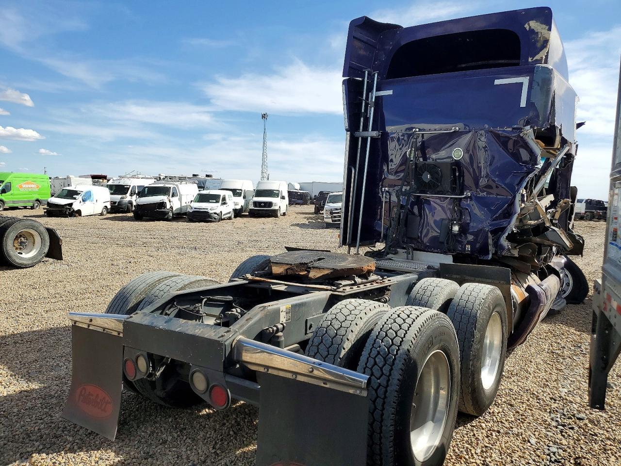 2015 Peterbilt 579 Semi Truck