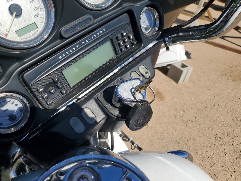 2011 Harley-Davidson Flhx