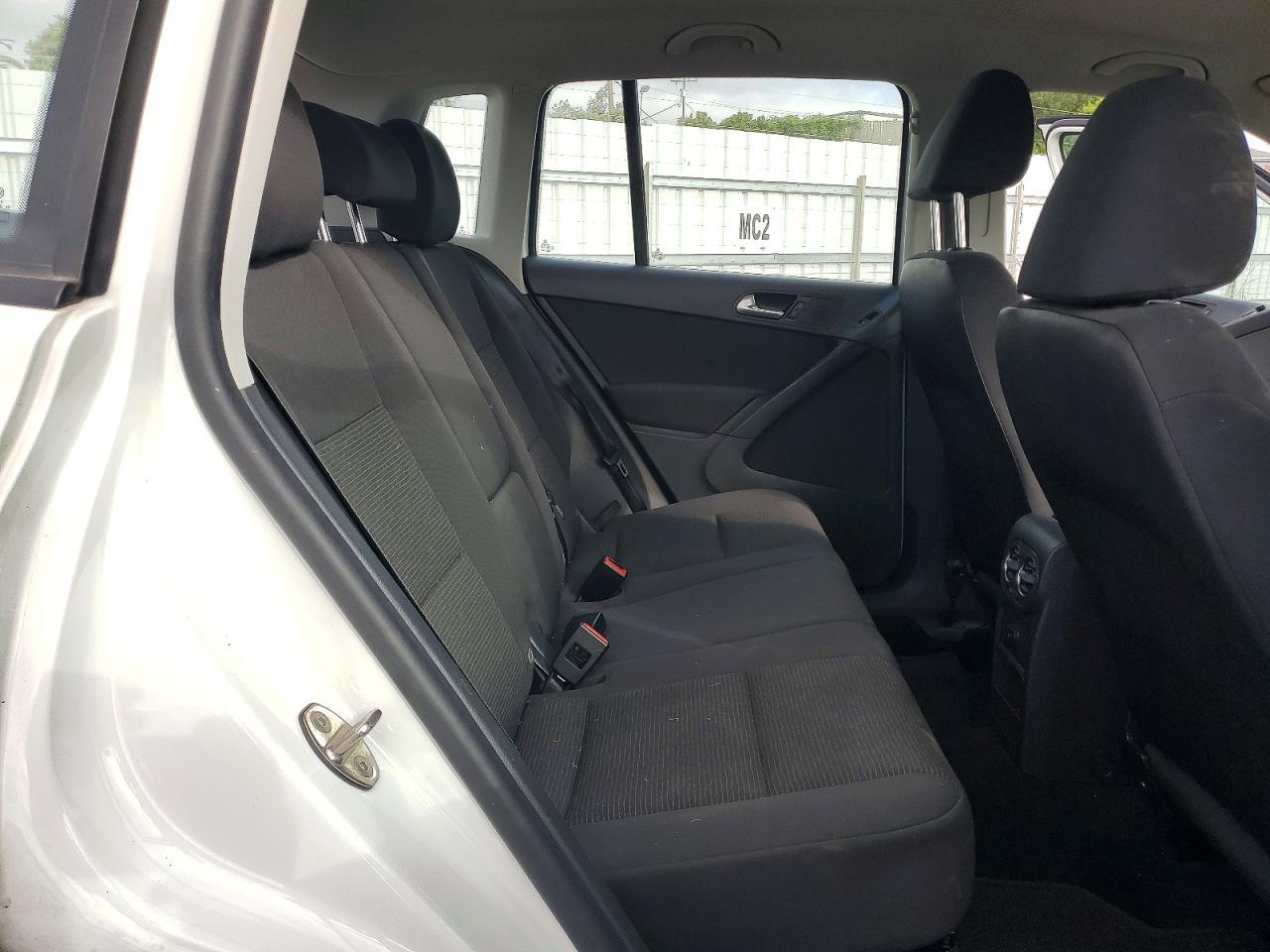 2017 Volkswagen Tiguan s
