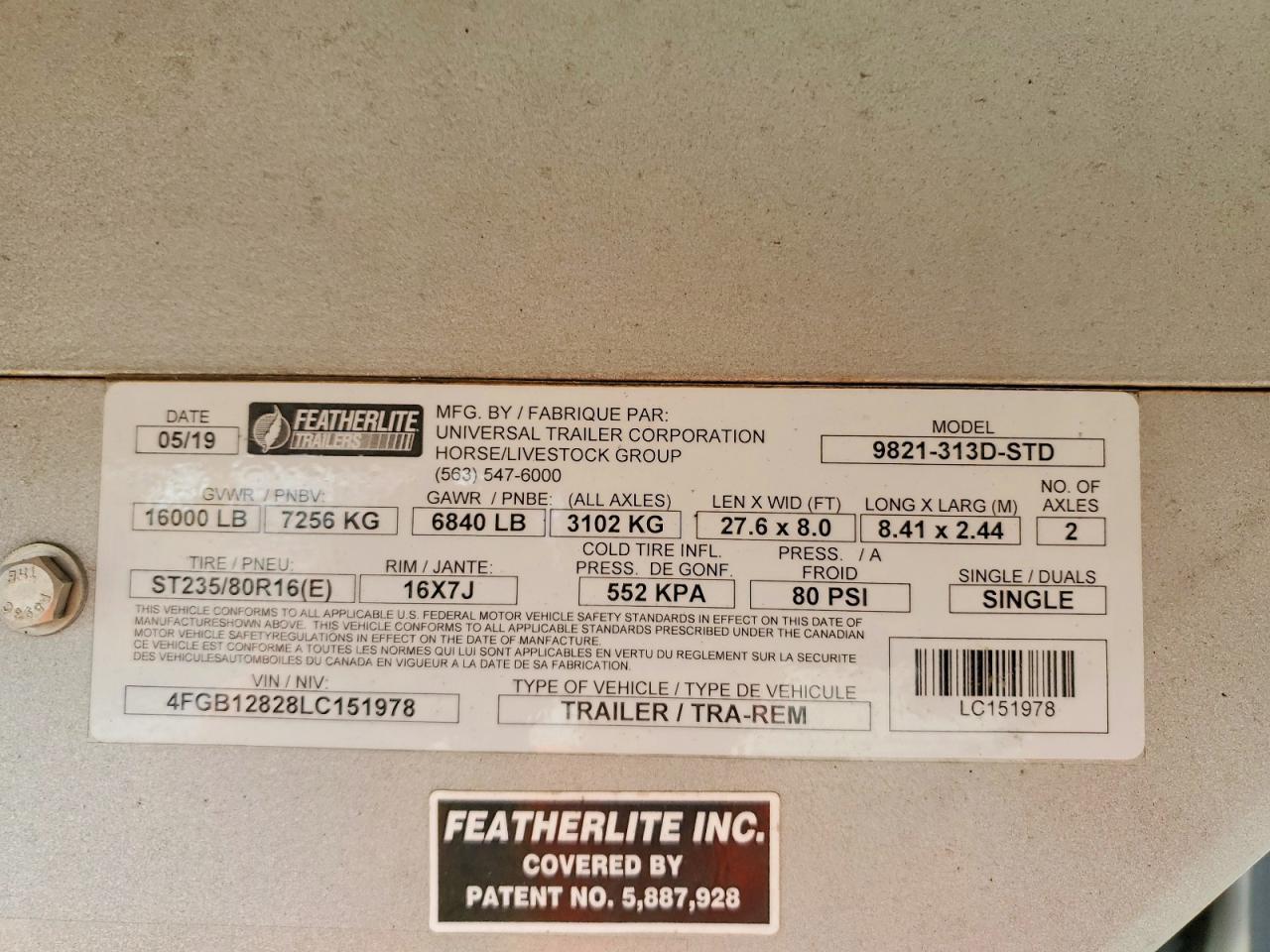 2020 Feathrlite 2020 Featherlite 9821-313D-STD Horse Trailer