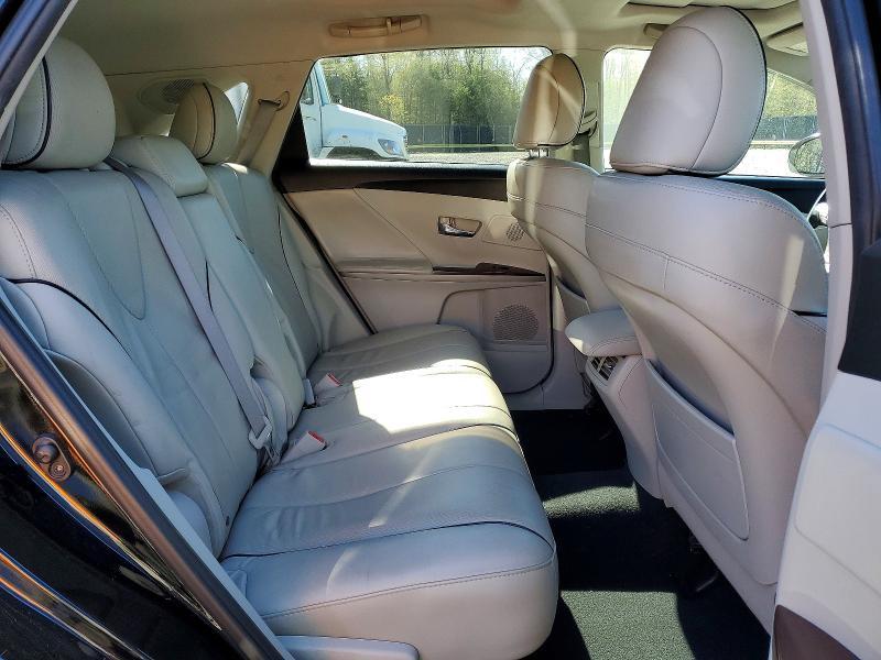 2010 Toyota Venza awd V6