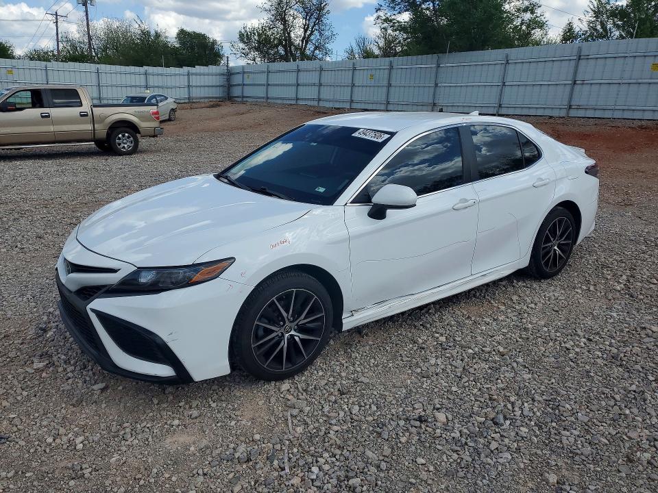 2021 Toyota Camry se