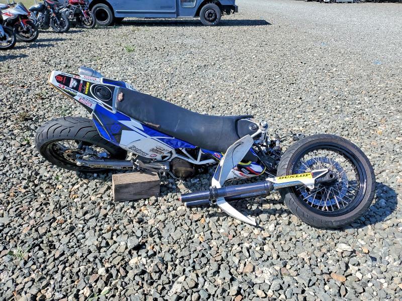 2016 Husqvarna Supermoto 701